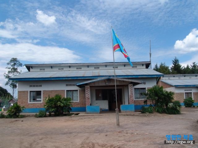5. 비링기 정부건물-9키로 Biringi admin-10.JPG