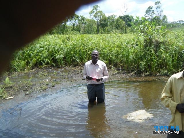 16. Pr Manasi-South Sudan-9baptized.jpg