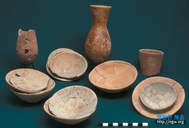 samson 30 hebrew pottery.jpg